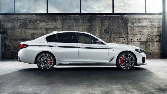 BMW Serii 5 z akcesoriami BMW M Performance Parts.