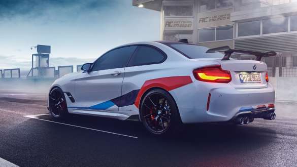 BMW M2 z akcesoriami M Performance Parts.