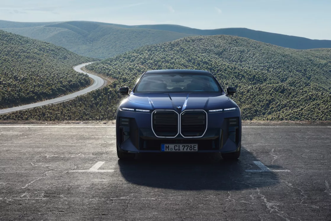 BMW M serii 7.